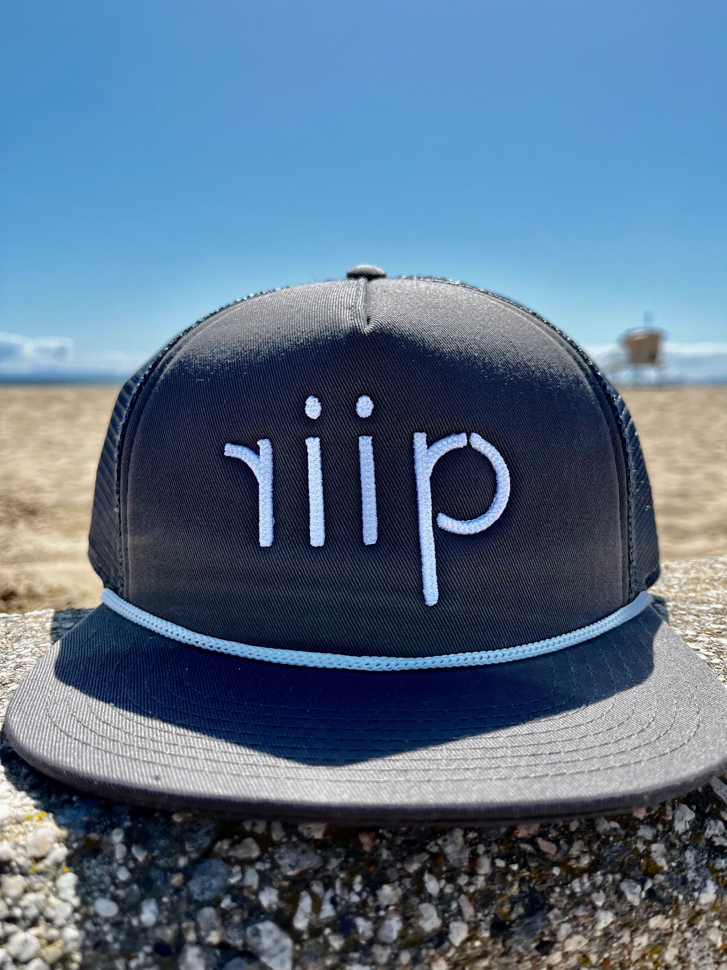 Hat | Riip Lifestyle Golf Trucker | Charcoal / White